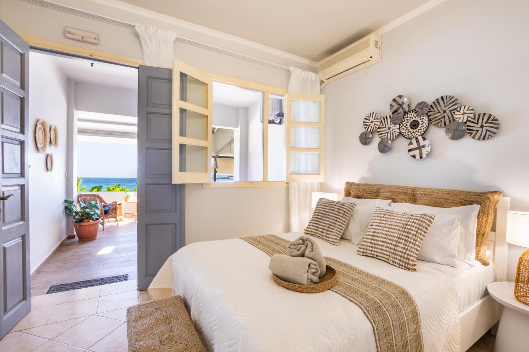 Le Grand Bleu Studios & Apartments Lefkos  Exterior photo