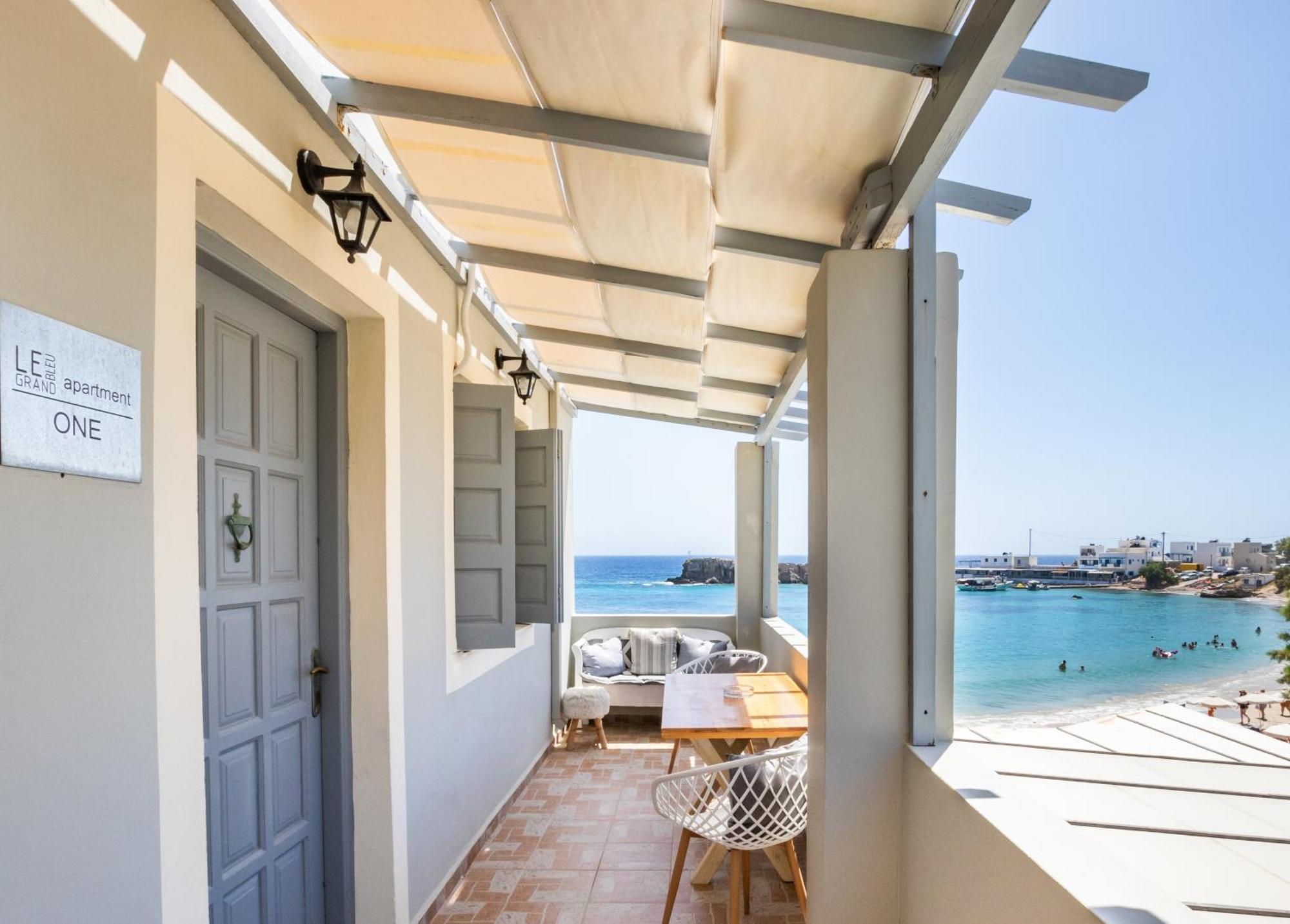 Le Grand Bleu Studios & Apartments Lefkos  Exterior photo