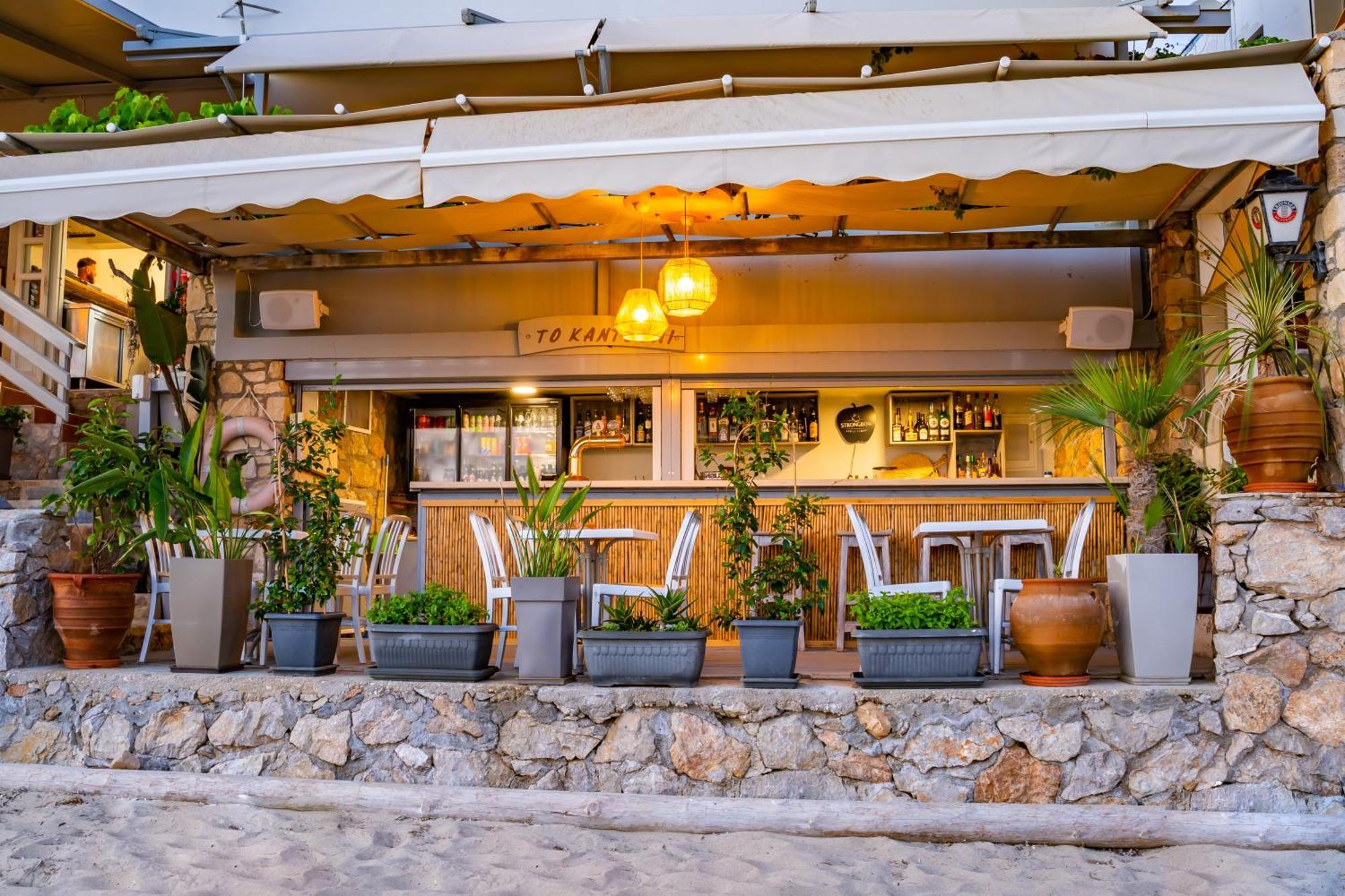 Le Grand Bleu Studios & Apartments Lefkos  Exterior photo